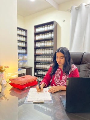 Dr. Shreya Pastey